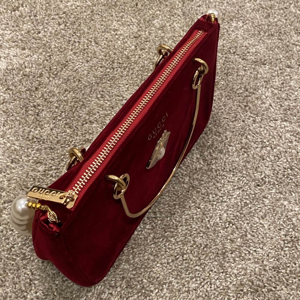 GWP Gucci Beauty Red Velvet Bag with Pearl and Gold Handles NWOT - Picture 4 of 8